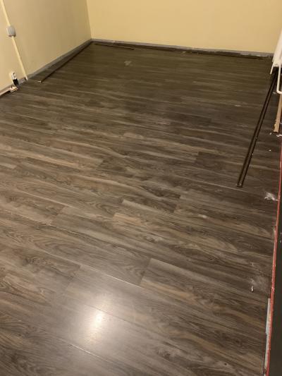 Laminátová podlaha cca 17m2