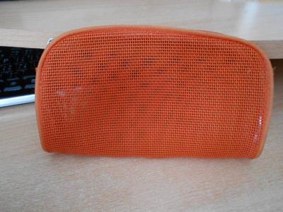 Taštička oranžová plast