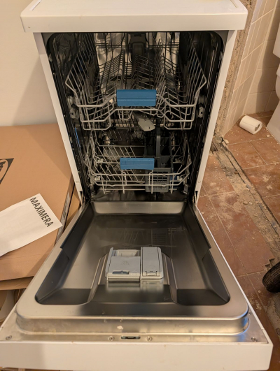 Myčka BEKO Beyond, 4 měsíce stará