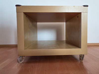 Stolek LACK na kolečkách – za odvoz