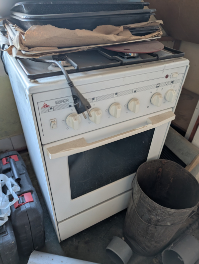 Kuchyňský sporák s elektrickou troubou