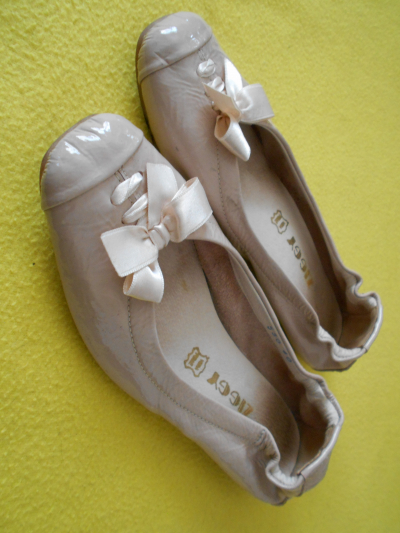 Baleríny lakovky béžové zn. Ziggy