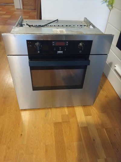 Funkční elektrická trouba