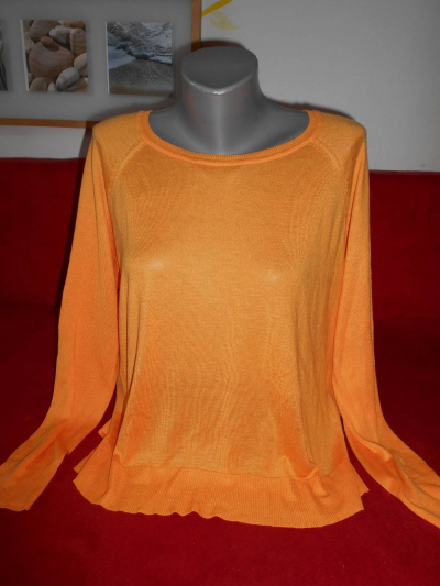 Oranžový svetřík zn. Zara vel. L -