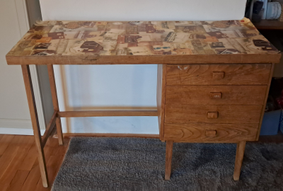 Psací stůl studentský