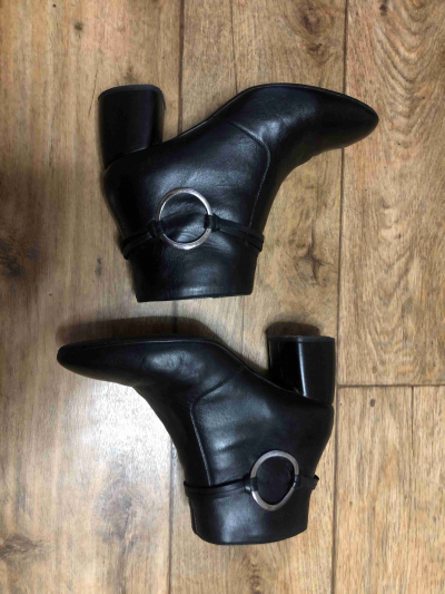 Kotníkové kožené kozačky