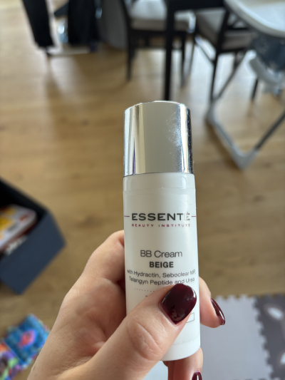 BB cream Essenté pro problematickou plet
