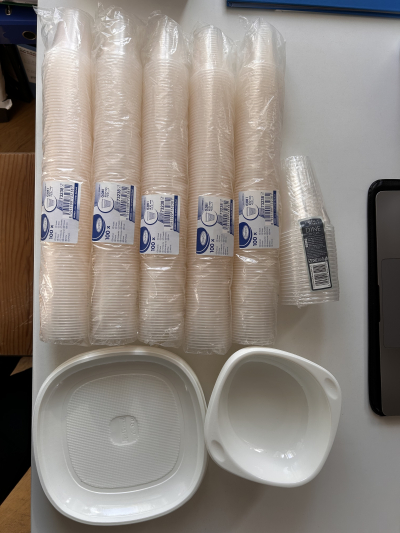 Plastové kelímky, misky, talířky