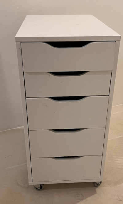 Kontejner pod stul Ikea / supliky