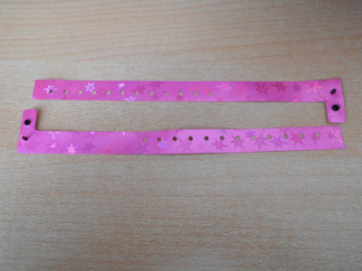 2 pásky na ruku růžové s hvězdami,