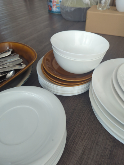 Nádobí a příbory