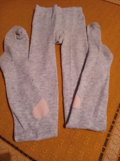 sv.šedé punčocháče se srdíčkem