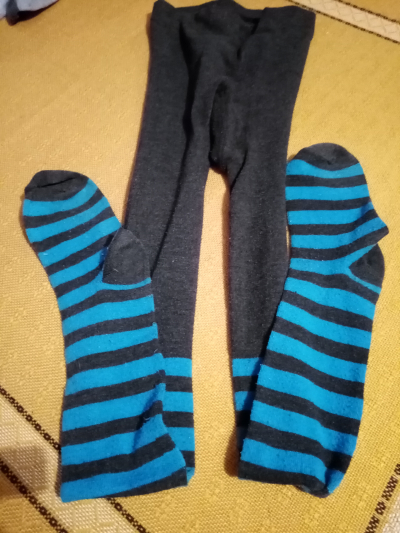 punčocháče s tyrkys.pruhem