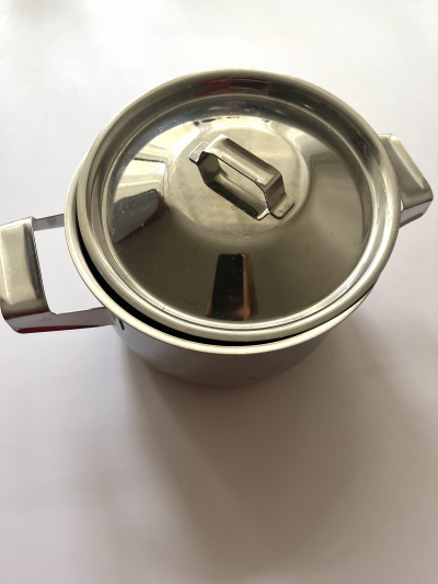 Kastrůlek s pokličkou