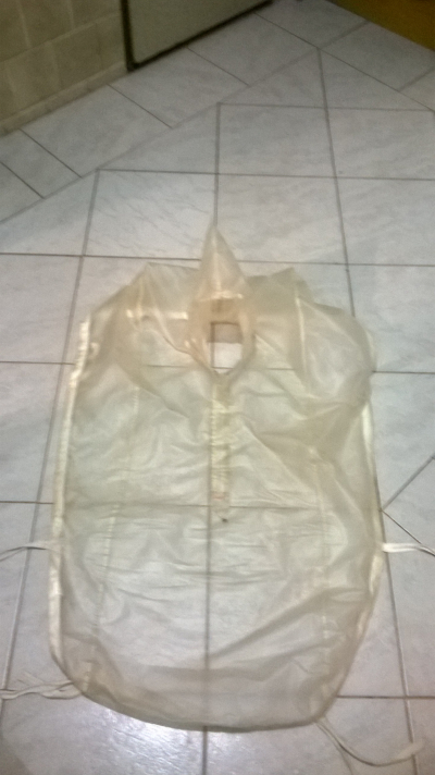 HLEDÁM,NEMÁ NĚKDO TITO STARÉ RETRO IGELITOVÉ PLÁŠTĚNKY