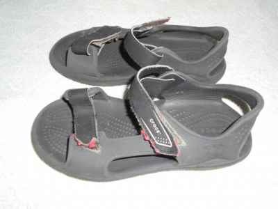 Černé dětské sandále Crocs stélka 21 cm