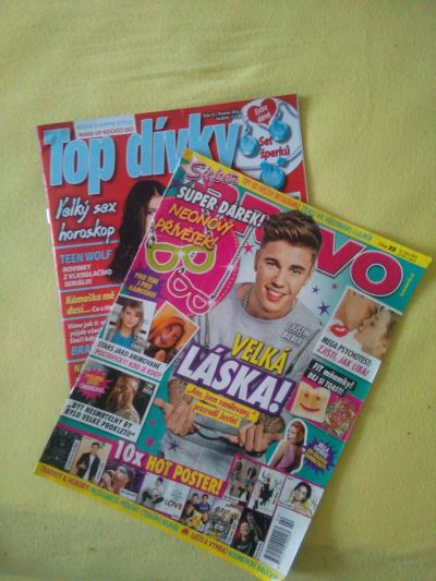 2 dívčí časopisy