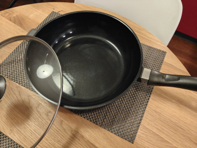 Vysoká pánev na dušení 28 cm zn. Homeware (XXXLutz)