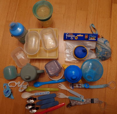 Sada různých věcí pro batolata