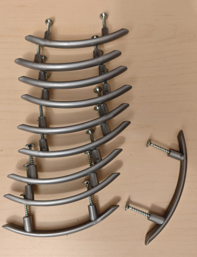 Úchytky na šuplíky 10 ks (IKEA ?)