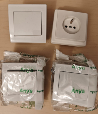 3 nové vypínače Anya + zásuvka