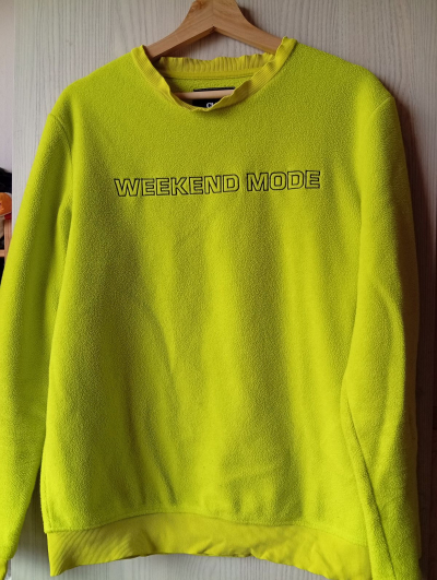 Žlutá zelená mikina