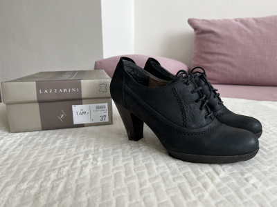 Kožené polobotky na podpatku, velikost 37