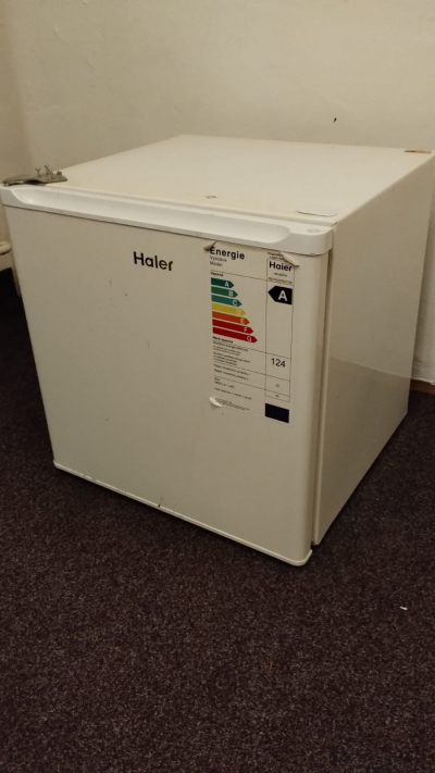malé lednička Haier