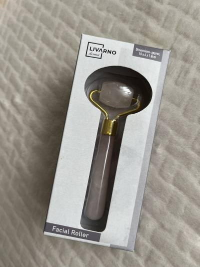 Váleček na obličej a krk