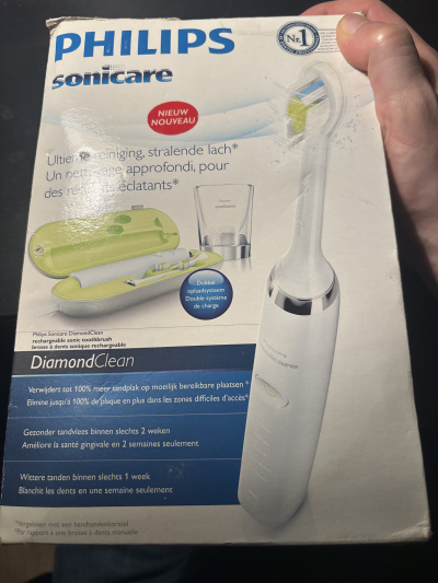 PHILIPS sonický zubní kartáček
