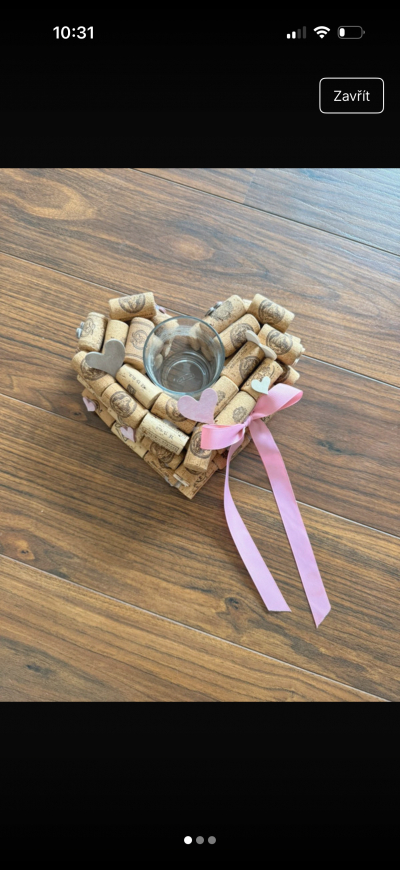 Stojan na svicku z korku