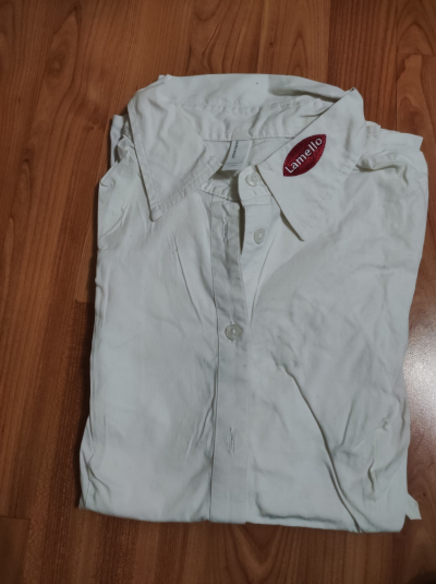 Bílá košile