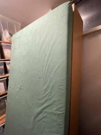 Válenda s úložným prostorem 90x200