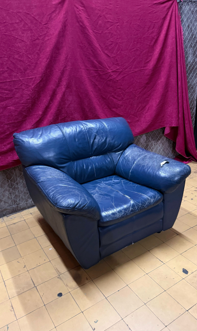 Velké modré křeslo