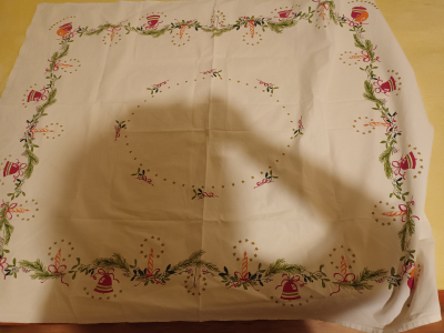 Vánoční ubrus se zvonečky