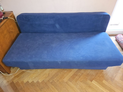 Rozkládací pohovka s úložným prostorem