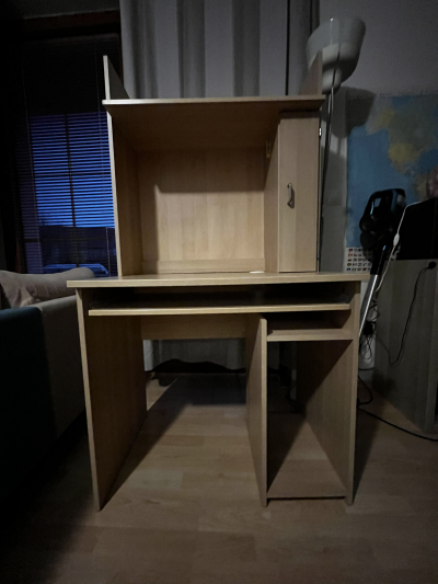 Psací stůl s nástavcem