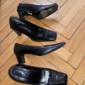 Černé lodičky vel. 37 a středně vysoké boty vel. 38