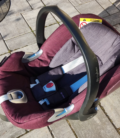 Dětská sedačka - vajíčko. V pěkném stavu