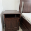 Postel IKEA, noční stolky