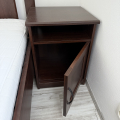 Postel IKEA, noční stolky