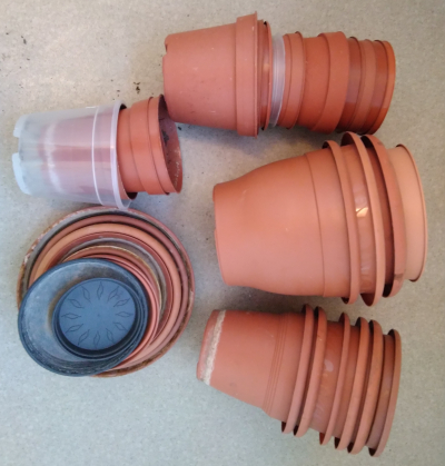 použité květináče a misky