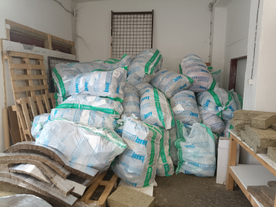 ZBYTKY MINERÁLNÍ VATY Z VÝROBY