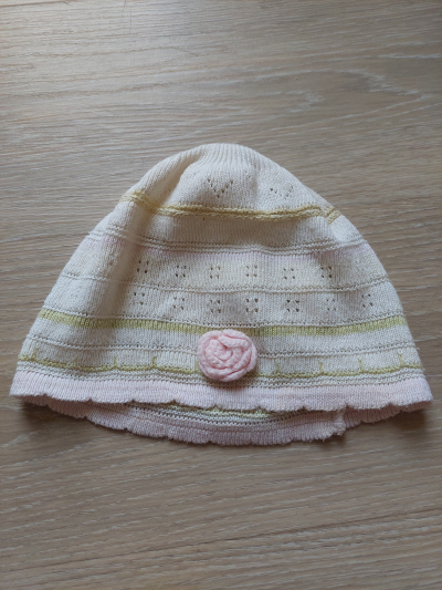 Čepička pro holčičku cca 4 roky