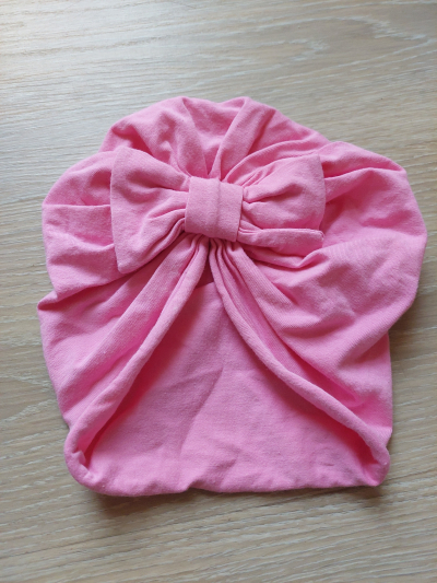 Růžová čepička cca  na 2 roky