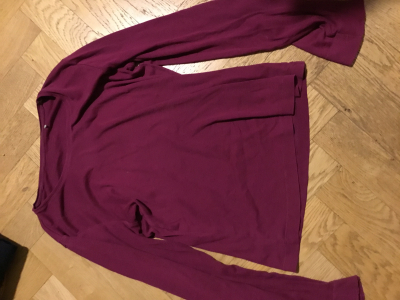 Triko s dlouhym    S