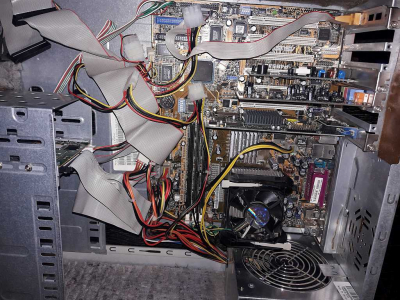 Nekompletní počítač