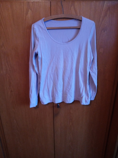 pěkné sv fialové tričko S-M