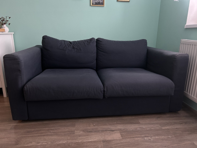 Dvoumístná pohovka