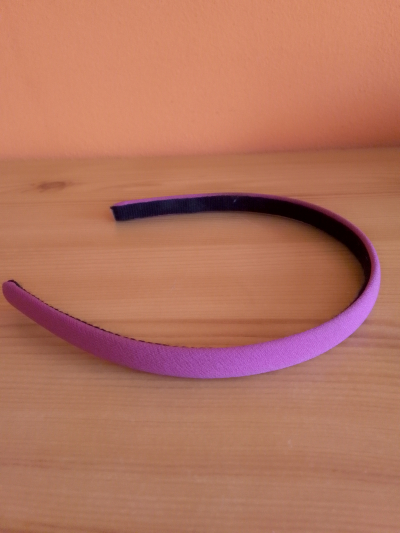 ČELENKA DO VLASŮ SAMETOVÁ 5.